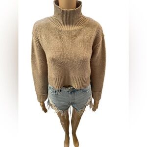 Suuuuper cute cropped turtleneck